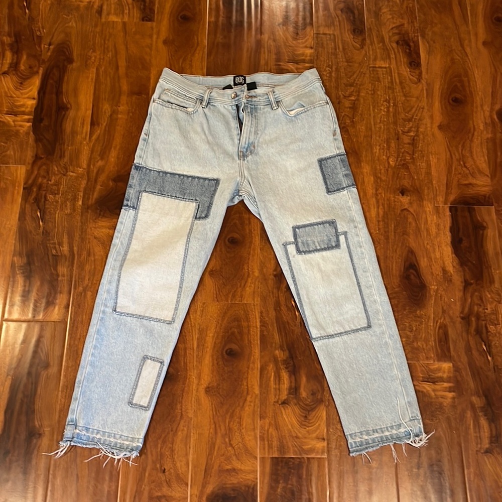 Light wash Urban Outfitter Jeans - with patchwork